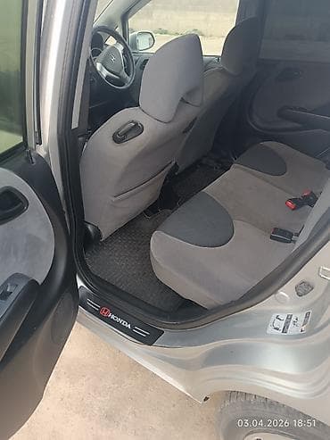 Honda Fit: 2002 г., 1.5 л, Вариатор, Бензин, Хэтчбэк