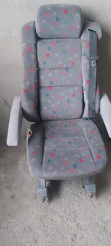 купить синтезатор: Третий ряд сидений, Велюр, Mercedes-Benz 2003 г., Б/у, Оригинал, Германия — 2