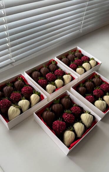 кондитерское оборудование: Клубника в шоколаде на заказ S- 9шт - 990сом М-12шт - 1320сом L- 16шт — 3