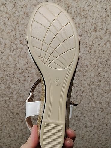 обувь на танкетке: Женские сандалии на невысокой танкетке.Натуральная кожа 100% — 5