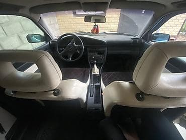 Audi 100: 1991 г., 2 л, Механика, Бензин, Седан