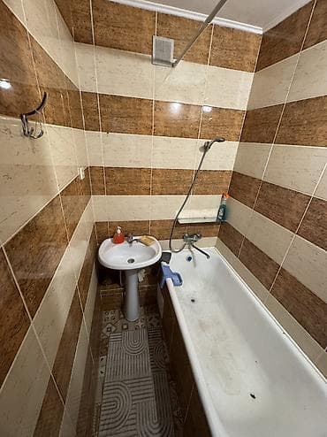 продаю квартиру карвен: 3 комнаты, 60 м², Индивидуалка, 5 этаж, Косметический ремонт — 10