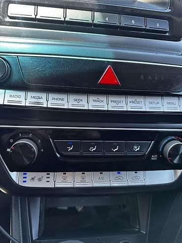 Продажа авто: Hyundai Sonata: 2019 г., 2 л, Автомат, Газ, Седан — 6