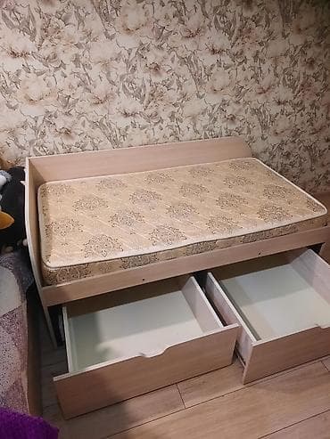 Односпальная кровать-тахта с матрасом и выдвижными ящиками. Основные — 4