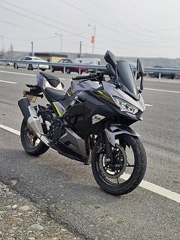 Спортбайк Kawasaki, 400 куб. см, Бензин, Взрослый, Б/у