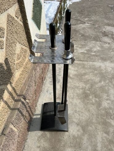 держатель провода: Держатель с инструментами для топки,частично из нержавейки в отличном — 1