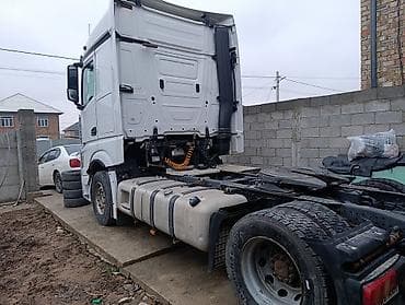 грузовой актрос: Тягач, Mercedes-Benz, 2012 г., Без прицепа — 3