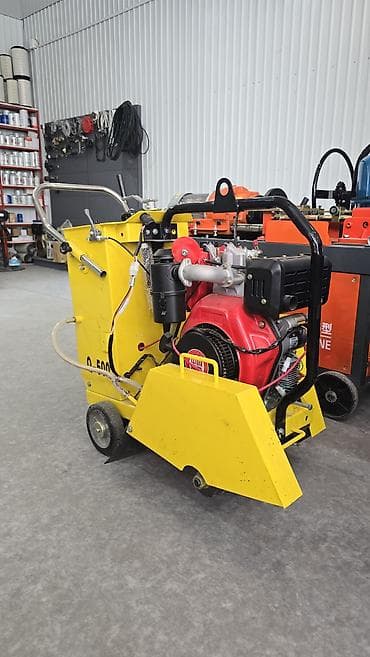 Резчик швов по бетону Tesla Tools Q500C - Тип: напольная бензиновая — 1