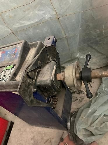 Автосервисное оборудование: Шиномонтажный стенд с комплектом аксессуаров срочно продаю 2 комплект — 10