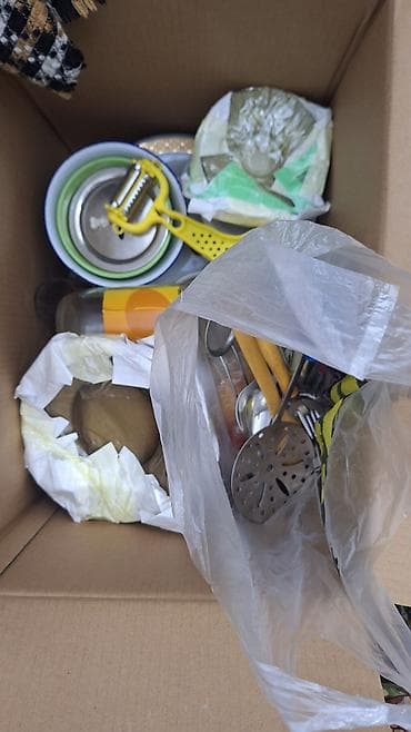 Набор кухонной утвари и посуды (смешанная коробка) Состав по фото: - — 2