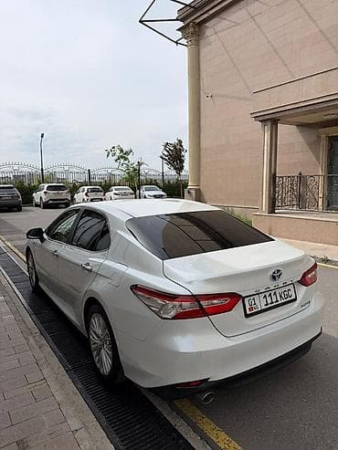 Toyota Camry: 2019 г., 2.5 л, Автомат, Гибрид, Седан — 4