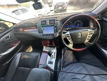 обменяю на: Toyota Crown: 2012 г., 3.5 л, Автомат, Гибрид, Седан — 4