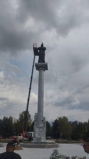 городской каток: Стрела 30 м, 300 т — 4