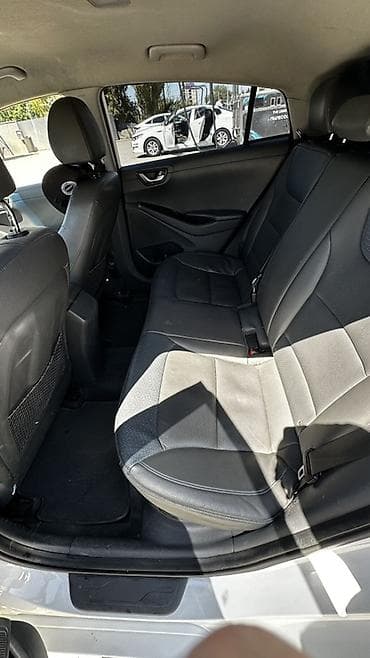задний бампер спада: Hyundai Ioniq: 2016 г., 1.6 л, Автомат, Гибрид, Лифтбек — 10