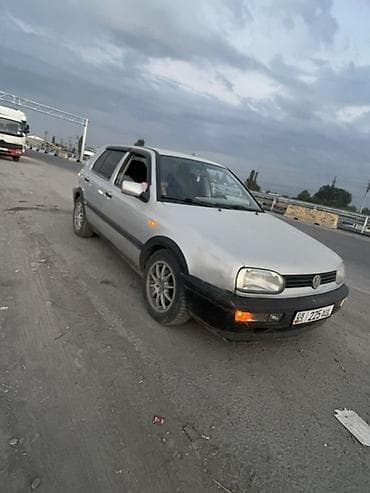 Volkswagen Golf: 1994 г., 2 л, Кол менен иштөөчү, Бензин, Хетчбек — 1