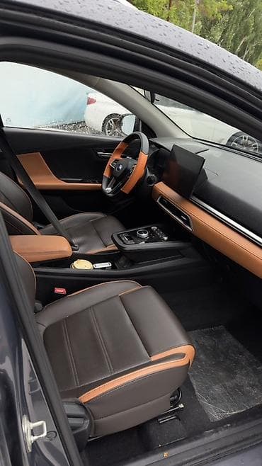 экран 124: BYD E2: 2021 г., Электромобиль, Хэтчбэк — 10