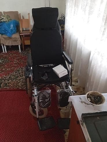 Электрическая инвалидная коляска с высоким анатомическим сиденьем и