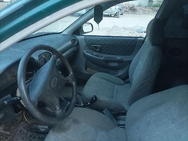 subaru accent: Hyundai Accent: 1995 г., Седан — 8