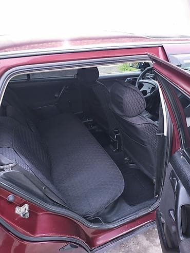 Volkswagen Vento: 1992 г., 1.8 л, Механика, Бензин, Седан — 5