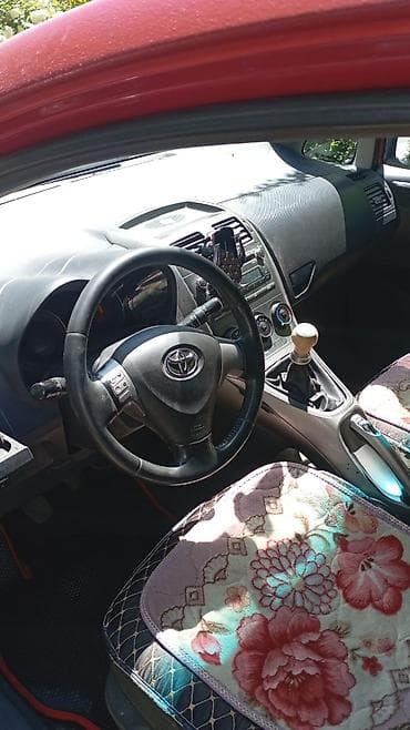 80 б4: Toyota Auris: 2007 г., Механика, Хэтчбэк — 2