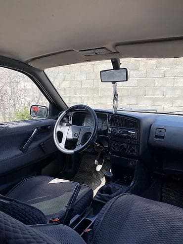 Продажа авто: Volkswagen Passat: 1991 г., 1.9 л, Механика, Дизель, Универсал — 4