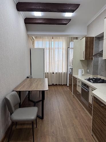 2 bedroom: Сдаётся элитная двухкомнатная квартира по бульвару Эркиндик (бывш — 6
