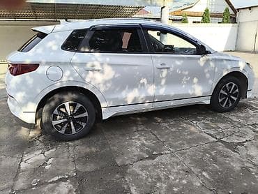 byd han: BYD E2: 2024 г., Автомат, Электромобиль, Хэтчбэк — 3