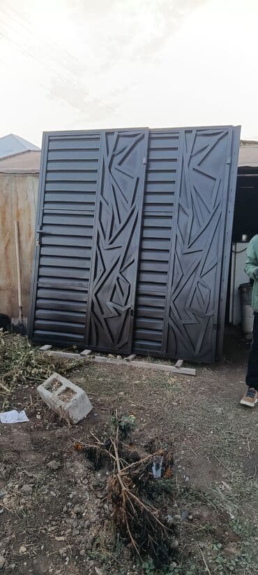 скамеки: Скамейка Металл, Со спинкой, Без крыши — 9