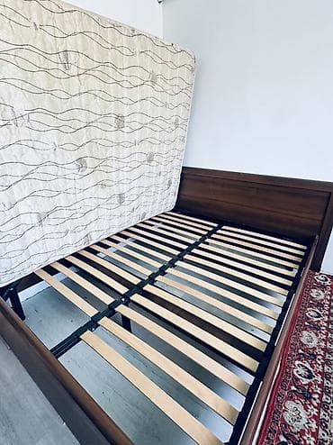 зеркало домашнее: Двуспальная кровать, Б/у, С матрасом, длина - 200 см — 3