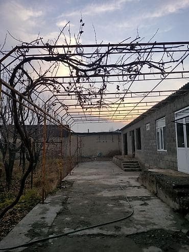 аренда дома на иссык куле: Дом на участке 7 соток. Планировка и помещения: - 7 комнат - 2 кухни — 8