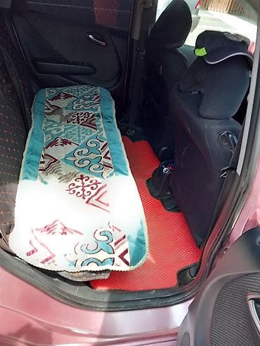 заводском: Honda Fit: 2002 г., 1.5 л, Вариатор, Бензин, Хэтчбэк — 8