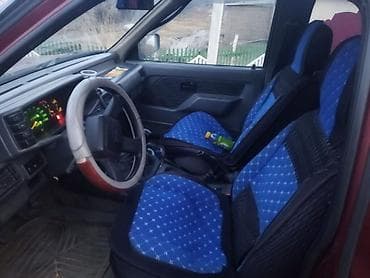 купить наклейки на авто: Продаётся внедорожник 5‑дверный в бордовом цвете. Основные — 2