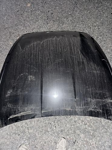 audi rs4: Капот Hyundai — 1