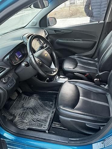 subaru cross: Chevrolet Spark: 2020 г., 1 л, Автомат, Бензин, Хэтчбэк — 6