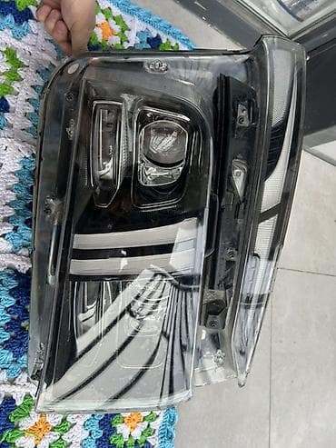 лампа фонарь: Передняя левая фара Toyota — 1