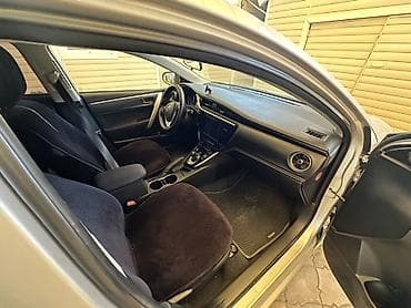 Toyota: Toyota Corolla: 2019 г., 1.8 л, Автомат, Гибрид, Седан — 4