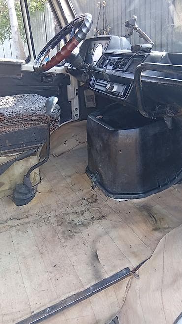 купить прицеп тонар: Mercedes-Benz T1: 1987 г., 2.4 л, Фургон — 5