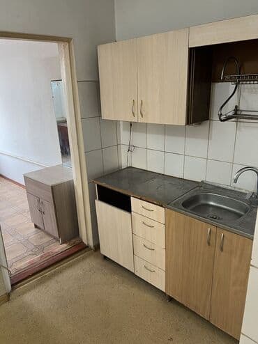 срочно продаю дом барачный тип: 40 м², 2 комнаты, Утепленный, Забор, огорожен — 9