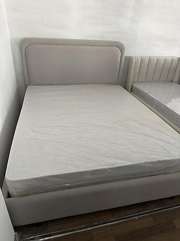 Мягкие кровати с изголовьем - Тип: кровати с обивкой, прямоугольное
