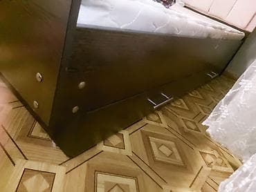 фикус большой: Кровать двуспальная с мягким изголовьем и выдвижными ящиками. торг — 4