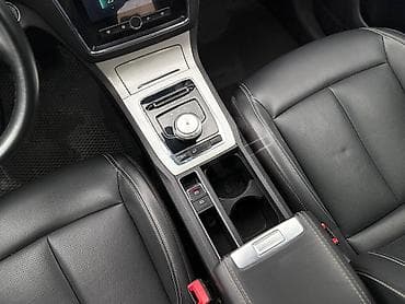 bmb e39: Roewe ERX5: 2018 г., 1.6 л, Автомат, Электромобиль, Кроссовер — 7