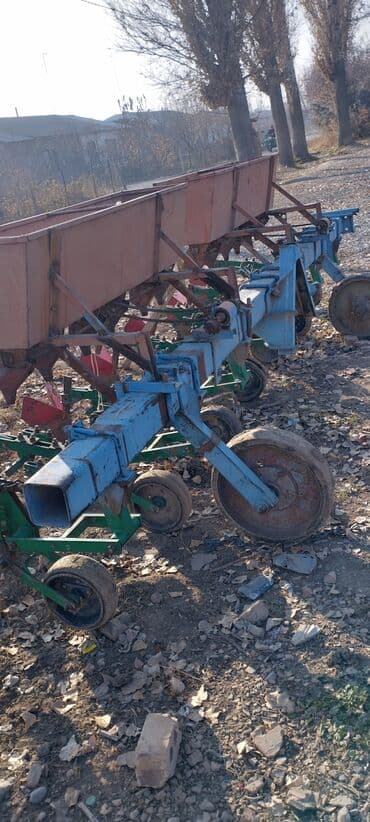 Продаю культиватор 7 рядка