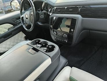 нужно: Chevrolet Tahoe: 2009 г., 4.8 л, Автомат, Газ, Внедорожник — 5