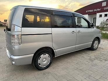 Toyota Voxy: 2002 г., 2 л, Автомат, Бензин, Минивэн — 2
