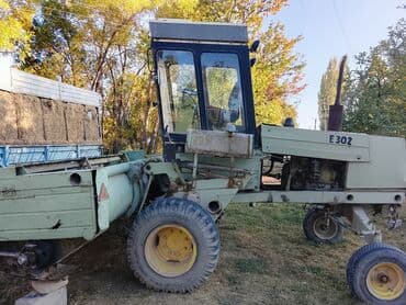 Самоходная косилка E302 - Тип техники: самоходная сенокосилка/жатка