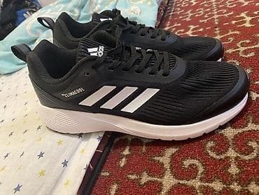 Босоножки, сандалии, шлепанцы: Мужские кроссовки, 43, Adidas, Новый, цвет - Черный, Платная доставка — 2