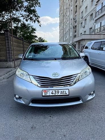 sg 9: Toyota Sienna: 2012 г., 3.5 л, Автомат, Бензин, Минивэн — 1