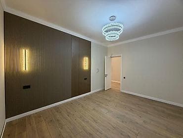 Үйлөр: 🏠 Продаётся дом Рухий мурас ж/м 🏡 Участок: 4 соток ✨ Площадь дом — 4