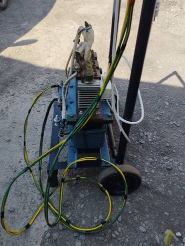 водяной насос 12 вольт автомобильный: 1) Пуско-зарядное устройство на 220v. Выход - 12, 24 вольт. 15000 с — 3