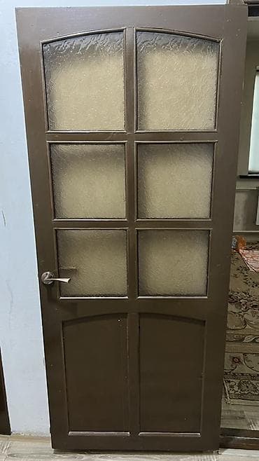 Межкомнатная деревянная дверь с остеклением - Материал: дерево